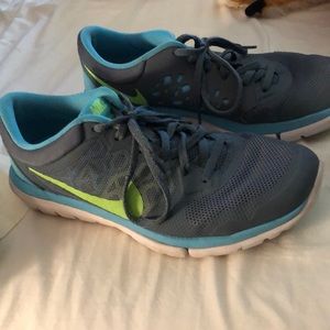 Women’s Nike - 8.5